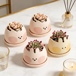 Pot de fleurs en céramique vert olive dégradé avec trou de drainage et système d'arrosage automatique, design moderne et écologique pour une utilisation en intérieur/extérieur - Product Image 6