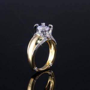 Anello a Corona Bicolore per Donne, Gioielli alla Moda Scintillanti in Tono Oro, Vendita all'Ingrosso - Product Image 2