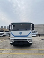 Camion de nettoyage routier à pulvérisation Sunlong, avec réservoir de 10 m³, propulsion 4x2, batterie LFP entièrement électrique, surveillance à distance avancée, norme d'émission Euro 6