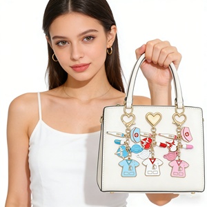 Porte-clés pendentif en émail motif trousse médicale de dessin animé pour infirmières, médecins, femmes, breloque de sac, accessoires cadeaux - Product Image 5