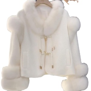 Spot petit parfum tempérament imitation fourrure de renard manteau femme - Product Image 5