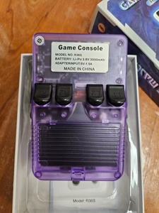 R36s 128G Arkos Cầm Tay Trò Chơi Giao Diệ<span class=keywords><strong>n</strong></span> Điều Khiể<span class=keywords><strong>n</strong></span> 64GB 20000 + Trò Chơi 3.5 Inch Mà<span class=keywords><strong>n</strong></span> Hình Retro Cổ Điể<span class=keywords><strong>n</strong></span> Cầm Tay Chơi <span class=keywords><strong>Game</strong></span> Video Trò Chơi Giao Diệ<span class=keywords><strong>n</strong></span> Điều Khiể<span class=keywords><strong>n</strong></span> - Product Image 2