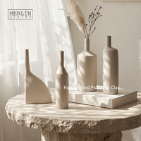 Vase moderne en porcelaine nordique Merlin Living, finition mate, accessoires en céramique de luxe, décoration d'intérieur avec vases décoratifs colorés