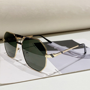 Gafas de Sol Unisex de Metal Dorado con Protección UV400, Montura Hueca, Estilo Europeo Americano - Product Image 4