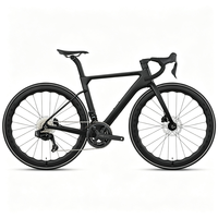 Vélo de route entièrement en carbone 700C 24 vitesses 105 R7120 Frein à disque hydraulique Jantes en carbone 50 mm à profil ondulé Axe traversant T47 Vélo léger 8,9 kg