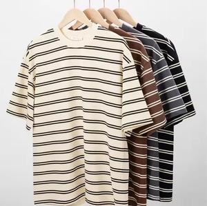 T-shirt da uomo a righe 2024 americana all'ingrosso mezza manica a tracolla 100% t-shirt estive di nuovo colore a contrasto - Product Image 1