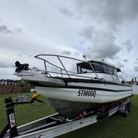 Bateaux de pêche en aluminium de 7,5 m (25 pieds) avec cabine de repos compacte et cabine de conduite avant, style promenade, avec remorque pour la pêche touristique