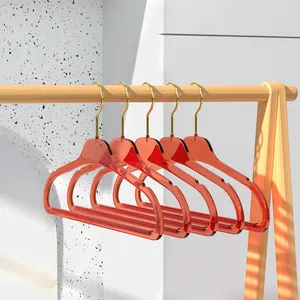 Groothandel Plastic Kleerhangers Voor Kleding Premium Wit Rood Plastic Kleerhangers Voor Kleding