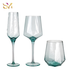 Ensemble de verres à vin rouge en cristal sans plomb de luxe nordique moderne, forme diamant, fait à la main, bord doré, capacité personnalisable - Product Image 1