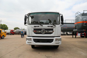Camion per Aspirazione Fognaria da 8, 10, 12 CBM <span class=keywords><strong>in</strong></span> <span class=keywords><strong>Vendita</strong></span>, Automezzi per Vuoto <span class=keywords><strong>Usati</strong></span> a Prezzo Conveniente - Product Image 4