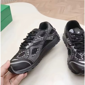 Zapatillas Deportivas Retro Cloudbust Thunder Inspiradas en el Estilo Chunky para Hombre y Mujer |   Zapatos de Verano con Suela Antideslizante Black Techwear, Cómodos y con Soporte de Arco - Product Image 5
