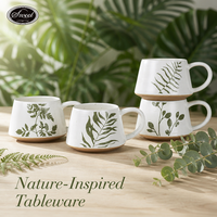 Mug en céramique fait main, finition mate vert sauge, motif de feuilles botaniques vertes et blanches, vente en gros personnalisée