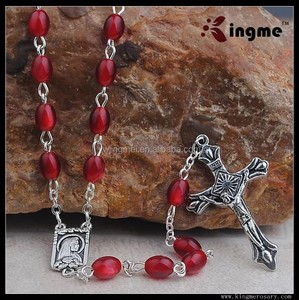 Collana Rosario Cattolico con Perle Bianche Occhio di Gatto Uniche, Medaglia Sacra e Croce - Product Image 5