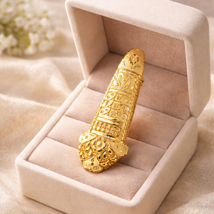 Anillo de Dedo Largo Chapado en Oro City Girl, Anillo de Uña de 8 cm, Anillo Étnico Tradicional de Filigrana en Venta - Product Image 1