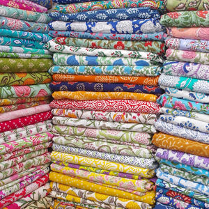 Multi couleur <span class=keywords><strong>pas</strong></span> <span class=keywords><strong>cher</strong></span> pastel 100 fleur florale impression numérique coton popeline tana pelouse quilting coton robe <span class=keywords><strong>tissu</strong></span> pour la confection - Product Image 3