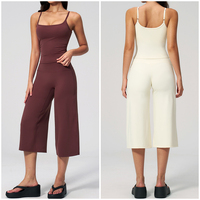 TZ5555-4 Nouveaux ensembles de yoga au design innovant avec haut respirant et à séchage rapide à col carré et pantalon capri ample taille haute rehausseur de hanches