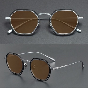 Gafas de sol grandes de titanio multicolor de alta calidad con logotipo personalizado, gafas de sol Vintage Retro a la moda para mujer, gafas de sol - Product Image 3