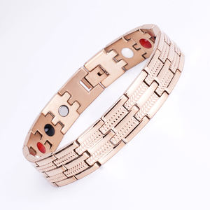 Bracelet magnétique pour femmes et hommes en plaqué <span class=keywords><strong>or</strong></span> pour soins <span class=keywords><strong>de</strong></span> santé bracelet magnétique pour amoureux <span class=keywords><strong>de</strong></span> la santé cardiaque et <span class=keywords><strong>de</strong></span> l'énergie ionique vente en gros - Product Image 2