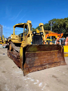 Bulldozer sur chenilles d'occasion abordable 142 kW, lame lourde 5,61 m³, réservoir 424 L pour travaux de nivellement de terrain - Product Image 2