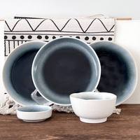 Service de table fin bleu dégradé mat très populaire, comprenant des assiettes à salade et des bols pour usage domestique, kit de tasses inclus