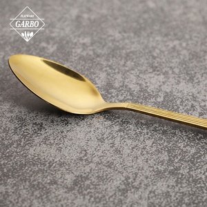 Vente en gros <span class=keywords><strong>de</strong></span> <span class=keywords><strong>couverts</strong></span> plats en acier inoxydable 410/13-0 plaqués or PVD, cuillère, fourchette, couteau à manche rayé, <span class=keywords><strong>couverts</strong></span> <span class=keywords><strong>de</strong></span> <span class=keywords><strong>table</strong></span> pour <span class=keywords><strong>restaurant</strong></span> - Product Image 5