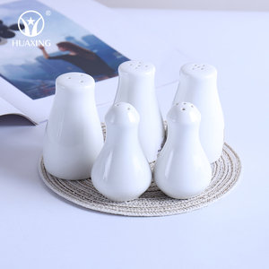 Giá Rẻ Gốm Hữu Ích Nhà Bếp Hoặc Nhà Hàng Sứ Muối Và Hạt Tiêu Shakers Set Gia Vị Container Cho Bán Buôn - Product Image 4