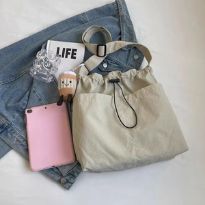 Nuova Borsa a Secchiello Personalizzata HK 2026, Borsa a Tracolla Casual Resistente in Nylon, Grande Capacità per <span class=keywords><strong>Donne</strong></span> - Product Image 2