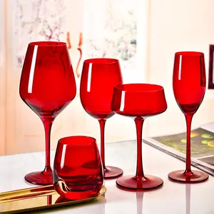 Ensemble de gobelets en cristal rouge européen médiéval festif pour mariage Verre à vin rouge spécial