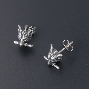 Pendientes de acero de titanio con cabeza de lobo para hombres y mujeres, estilo retro punk, moda urbana CF103 - Product Image 3