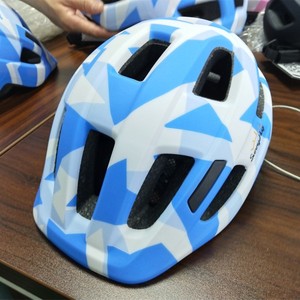 Casque de vélo à motif à carreaux, matériau EPS, 16-20 aérations, résistant aux chocs, protection de la tête pour le cyclisme, unisexe - Product Image 2