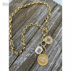 NM42694 collana a catena Belcher Rolo placcata in oro con triplo fascino occhio turco North Star e collana con lucchetto - Product Image 1