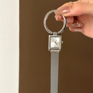 <span class=keywords><strong>Montre</strong></span> pour <span class=keywords><strong>femme</strong></span> IEKEs, style mi-<span class=keywords><strong>montre</strong></span>-<span class=keywords><strong>bracelet</strong></span>, grande <span class=keywords><strong>montre</strong></span> carrée rétro, de niche, luxe léger, <span class=keywords><strong>bracelet</strong></span> en maille magnétique, <span class=keywords><strong>montre</strong></span>-<span class=keywords><strong>bracelet</strong></span> pour <span class=keywords><strong>femme</strong></span>, en direct - Product Image 3