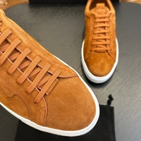 Chaussures de course pour hommes en cuir véritable respirantes avec semelle extérieure en caoutchouc, style couleur unie, rehaussantes