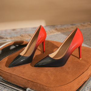 Escarpins en cuir verni à bout pointu et talon aiguille super haut de 8 cm, chaussures de mariée tendance pour femme, couleur unie, à enfiler - Product Image 1
