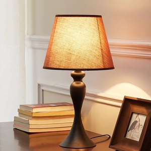 Lámpara de Mesa Eléctrica Crystal Gold con Pantalla Ondulada, Luz LED Blanca Cálida Suave, Decoración Moderna para Dormitorio, Tamaño Mediano, Control por Interruptor, CRI 90 - Product Image 3