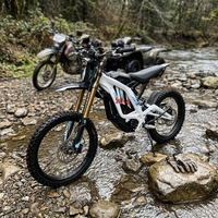 Moto tout-terrain électrique Surron Light Bee X 10 kW, Surron Light Bee 72 V 35 Ah