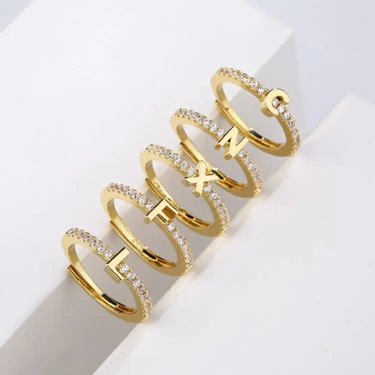 Nuovo Design alla moda pavimentato lettera alfabeto iniziale regolabile anelli da dito donne 26 lettere zircone anello produttore di gioielli