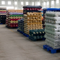 Tissu satiné tissé de qualité supérieure, poids moyen, jacquard gaufré imprimé à carreaux, anti-boulochage, résistant à l'abrasion, 100 % polyester – Offre Spéciale