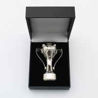 Coupe de petits trophées de sport en métal personnalisée 3D avec logo Trophées gagnants de football Badminton Football tout autour