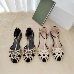 Chaussures décontractées d'été de luxe pour femmes Nouveau design Sandales à lanières en T avec strass de luxe Sandales d'extérieur plates de style coréen pour femmes - Product Image 3