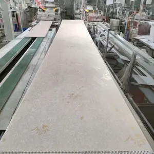 Panneau de <span class=keywords><strong>mousse</strong></span> de PVC de carreau de plafond du style 40cm de l'Europe de décoration intérieure pour la décoration de plafond - Product Image 1