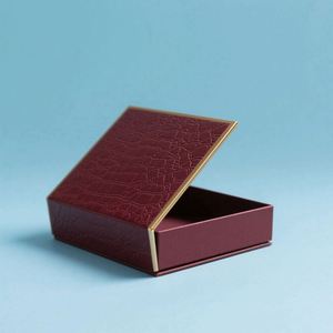 Custom High-End Embossed Matt Lamination Coated Paper Quran Gift Box Magnetic Closure Rigid Box Set <b>Socks</b> <b>Fur</b> Muslim Gifts - Product Image 3