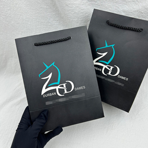 Tái Chế Tùy Chỉnh Khuyến Mại Quà Tặng Quần Áo Bao Bì Giấy Màu Đen Mua Sắm Túi Với Logo Của Riêng Bạn Xử Lý Bán Buôn In Ấn Logo - Product Image 1