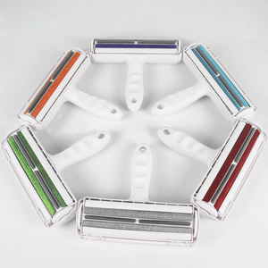 Ingrosso rullo di rimozione dei peli appiccicoso riutilizzabile rimozione spazzola per cani gatto portatile in plastica animale rullo autopulente - Product Image 5