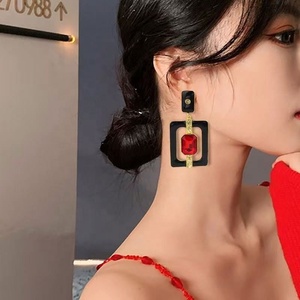 Pendientes de Aro Geométricos Cuadrados de Moda Medieval, Chapados en Oro de 18K, para Mujer, Modernos, para Bodas, Compromisos, Religiosos - Product Image 3