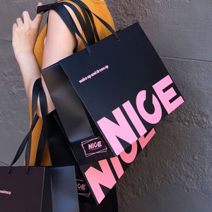 Sacs en <span class=keywords><strong>Papier</strong></span> Personnalisés avec Logo, Classiques Rose et Noir, Sacs en Carton pour Vêtements avec Poignées en Ruban pour Emballage Commercial - Product Image 3