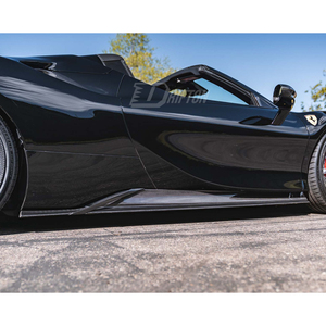 สเกิร์ตข้างคาร์บอนไฟเบอร์แบบเต็มแผ่น รุ่น SF90 NOV Style สำหรับ Ferrari SF90 Stradale & Spider - Product Image 2
