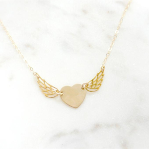 Collana <span class=keywords><strong>con</strong></span> Ciondolo a Cuore Ali d'Angelo Traforato Placcato Oro 18K, in Acciaio Inossidabile, Personalizzabile <span class=keywords><strong>con</strong></span> <span class=keywords><strong>Nome</strong></span> Inciso, Regalo all'Ingrosso - Product Image 4