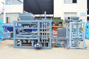 Machine automatique de fabrication de blocs de ciment en béton QT4-15 Machine de fabrication de blocs de finisseur <span class=keywords><strong>Devis</strong></span> à Taïwan Ouganda Cameroun Bangalore - Product Image 3