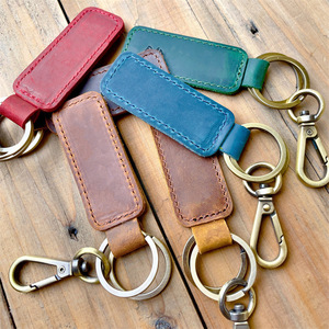 Wholesale Custom Logo Leather Car Keychain Vintage Universal Metal Key Fob Leather Key Chains Promotion Gift Pu Leather Keychain